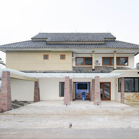 Reddoorz Plus At Panorama Villas Batu Batu  Ngoại thất bức ảnh