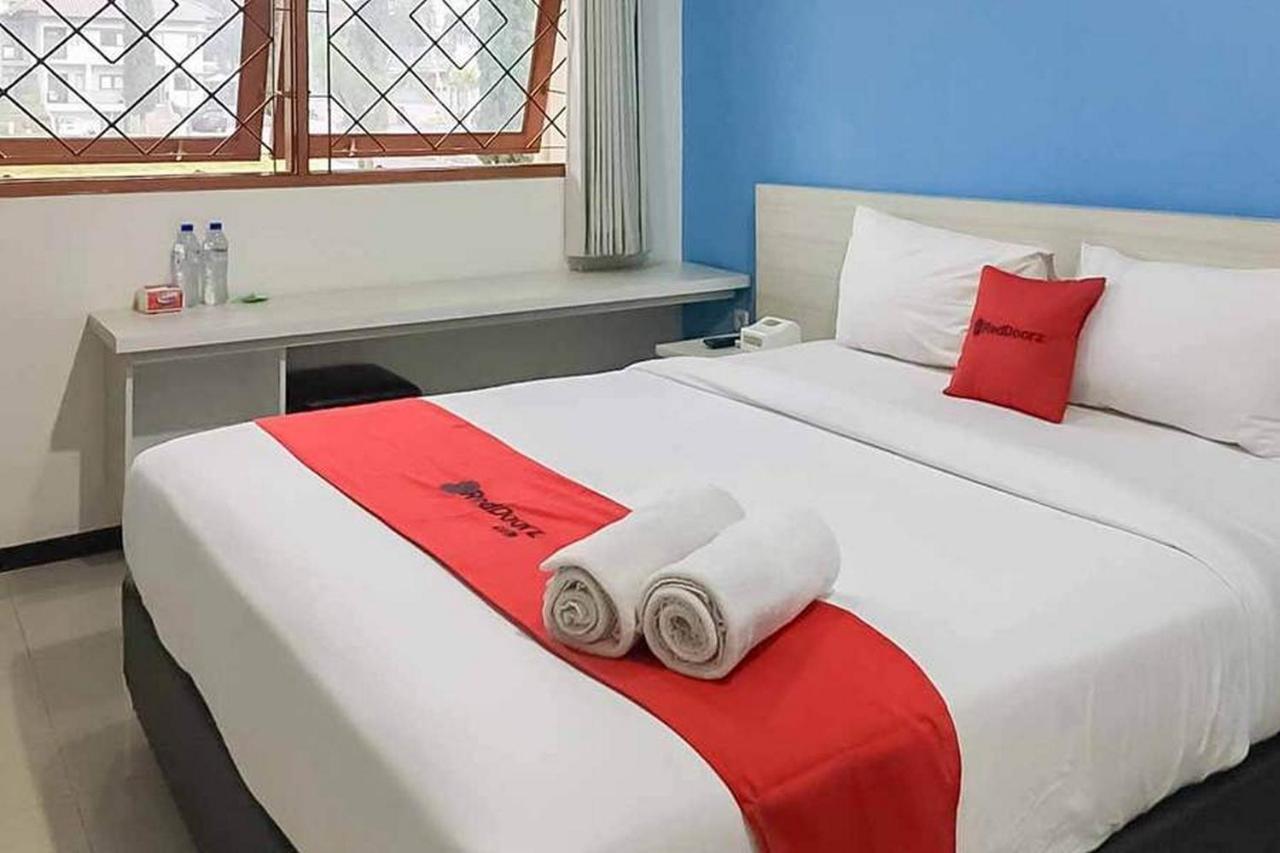 Reddoorz Plus At Panorama Villas Batu Batu  Ngoại thất bức ảnh